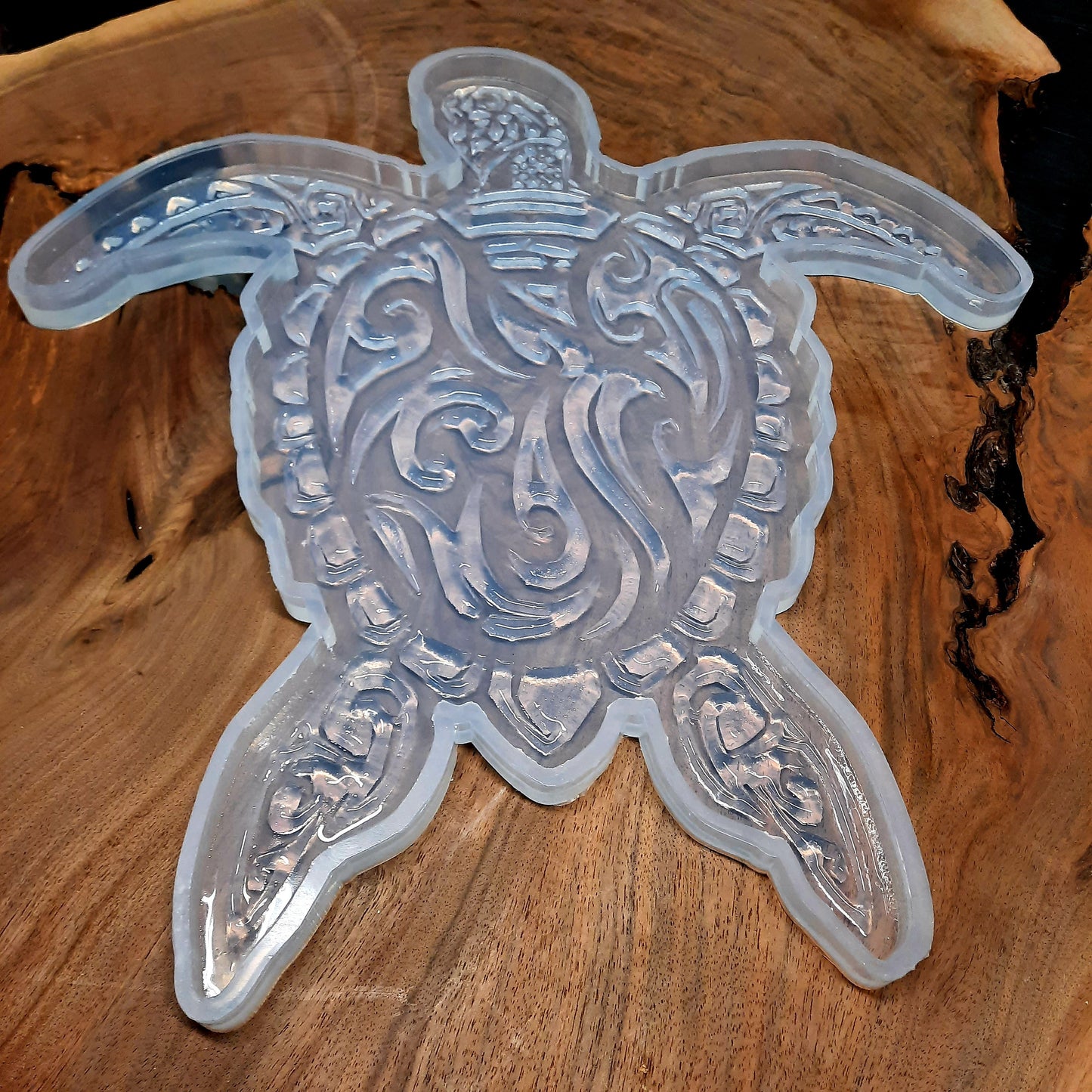 MAKERS REUSABLE MOLD™ Tribal Turtle 18" Silicone Mold